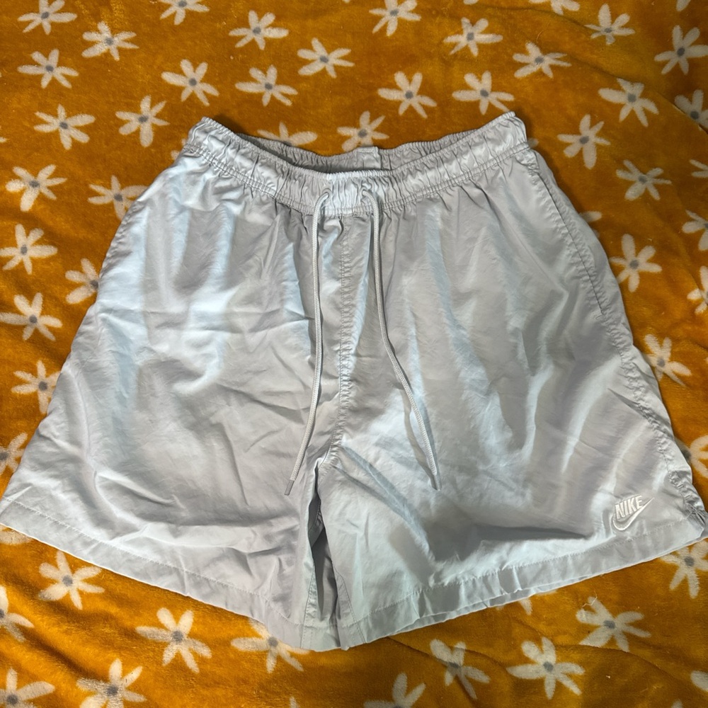 Nike Men's Light Gray Athletic Shorts